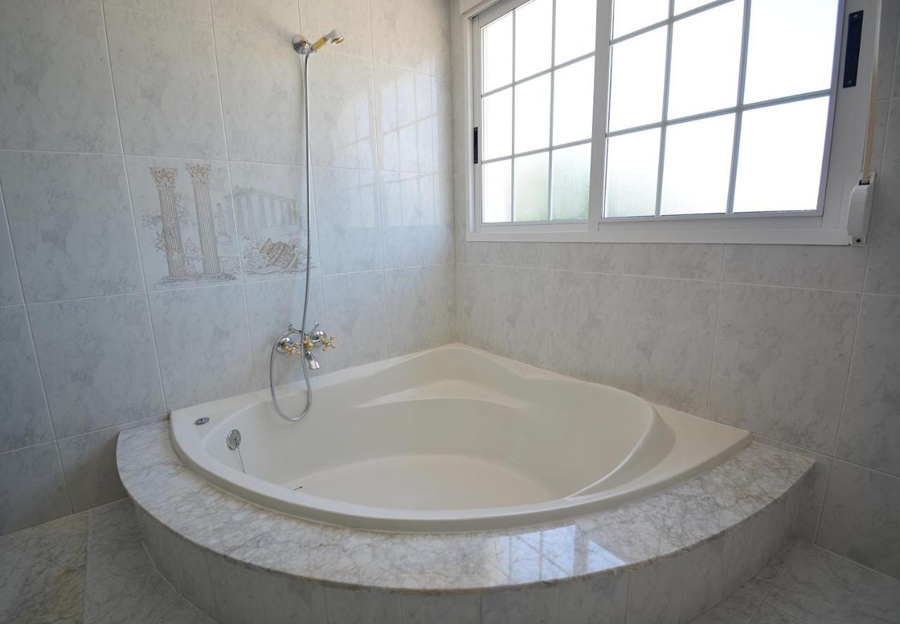 פונטה-ודרה Casa Con Jardin En Vilanova De Arousa מראה חיצוני תמונה