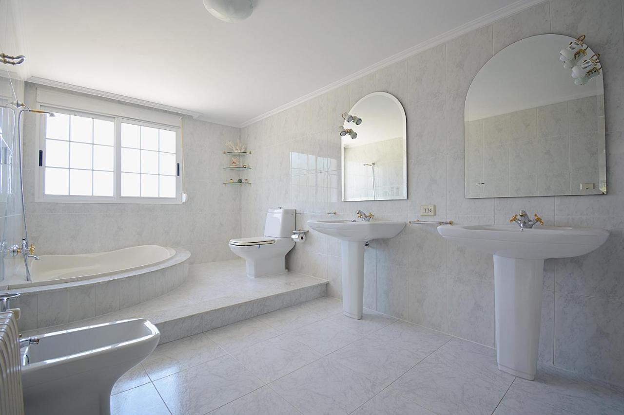 פונטה-ודרה Casa Con Jardin En Vilanova De Arousa מראה חיצוני תמונה