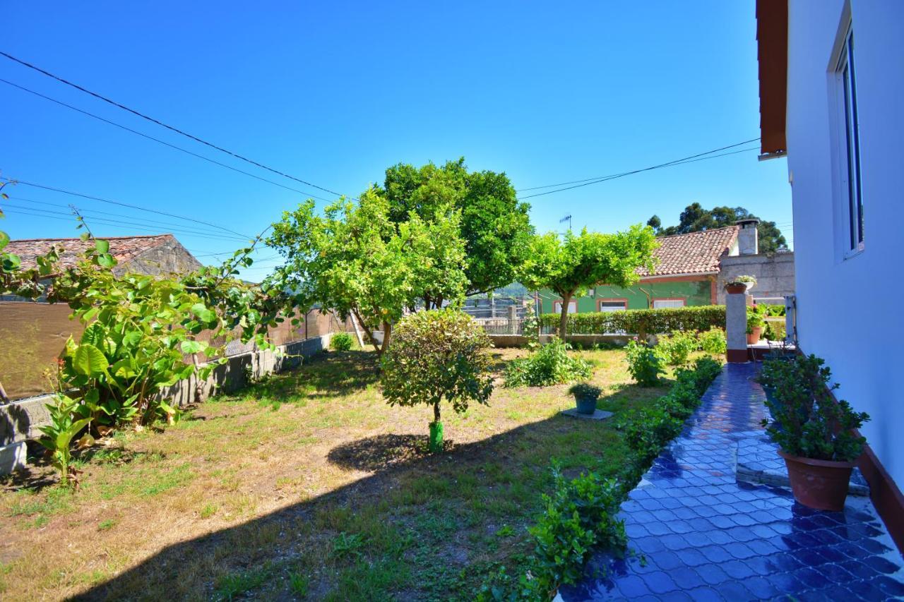 פונטה-ודרה Casa Con Jardin En Vilanova De Arousa מראה חיצוני תמונה